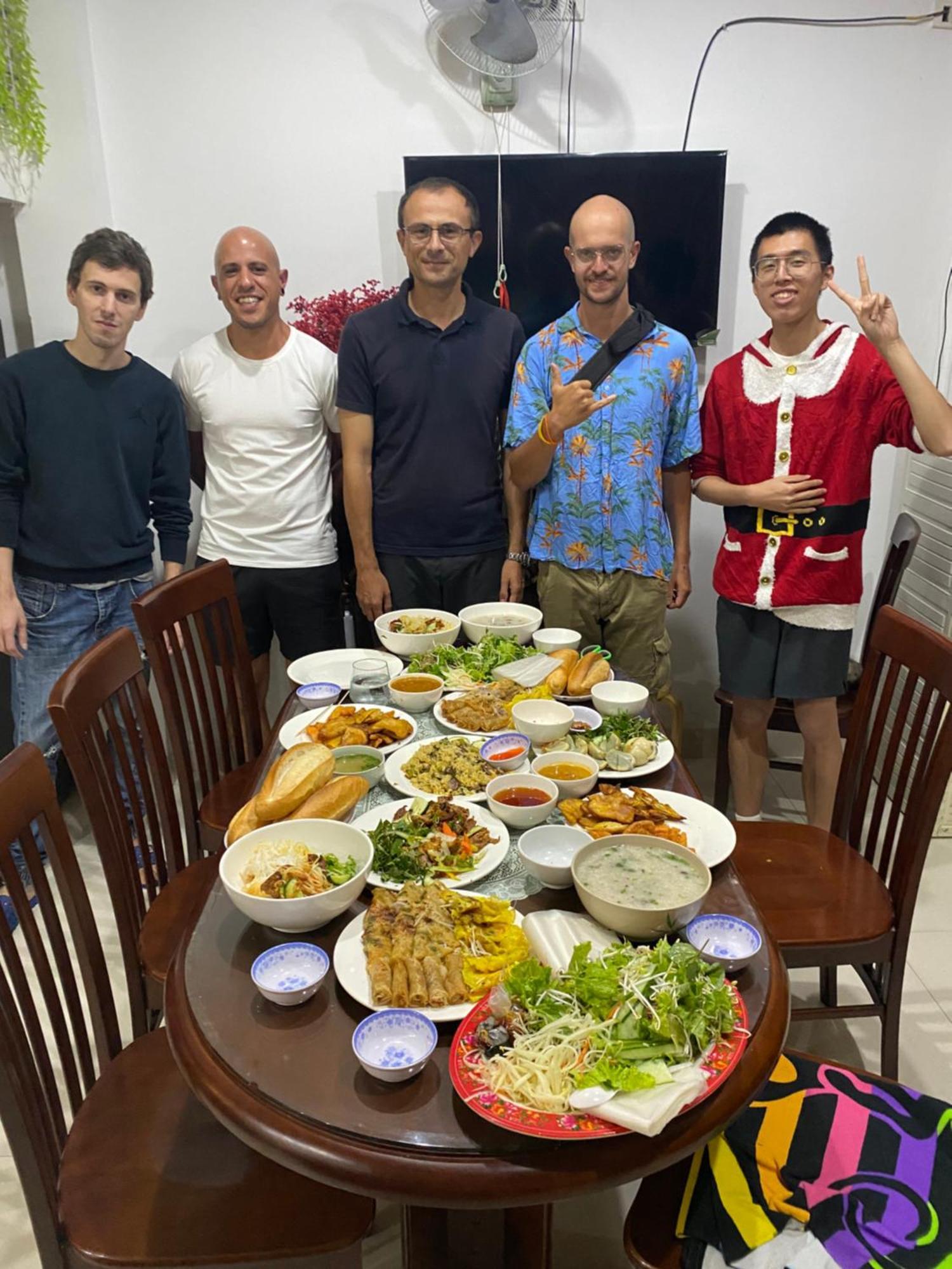 Lu Peaceful Homestay ダナン市 エクステリア 写真