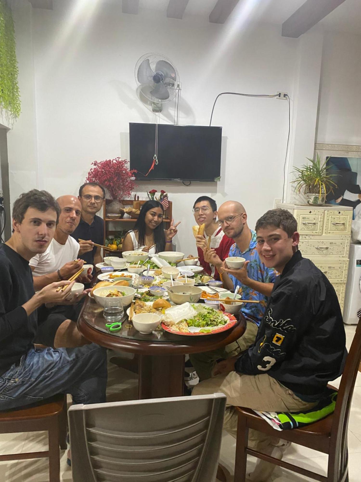 Lu Peaceful Homestay ダナン市 エクステリア 写真