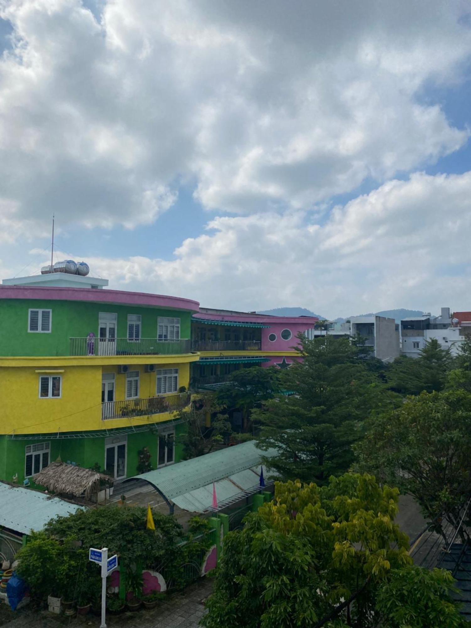 Lu Peaceful Homestay ダナン市 エクステリア 写真